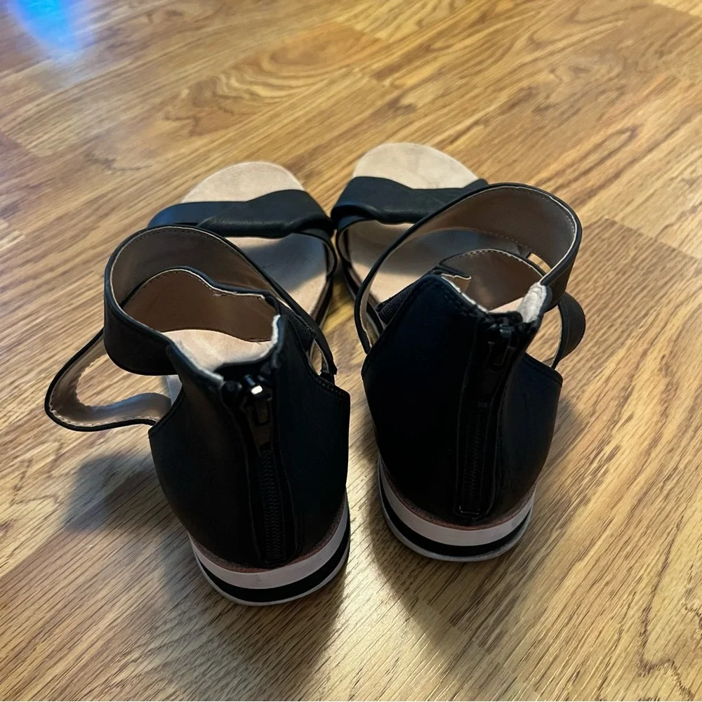Life Stride Black and Tan Sandals - Picture 8 of 11